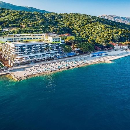 Carine Hotel Park Bijela Bagian luar foto