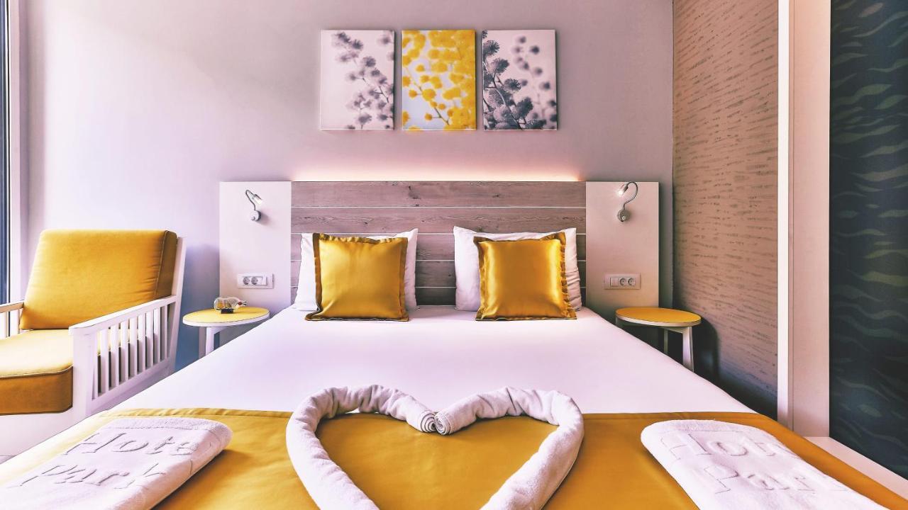 Carine Hotel Park Bijela Bagian luar foto