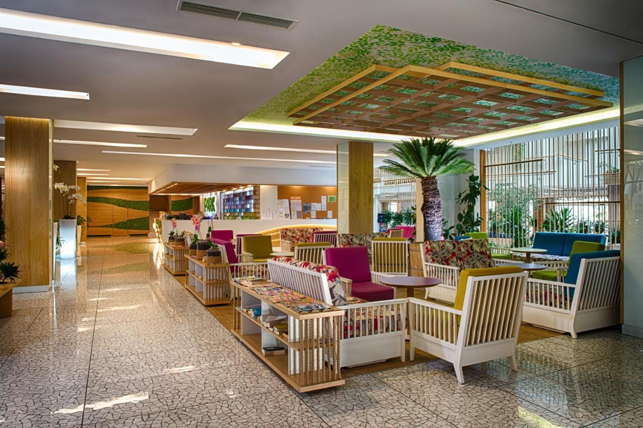 Carine Hotel Park Bijela Bagian luar foto