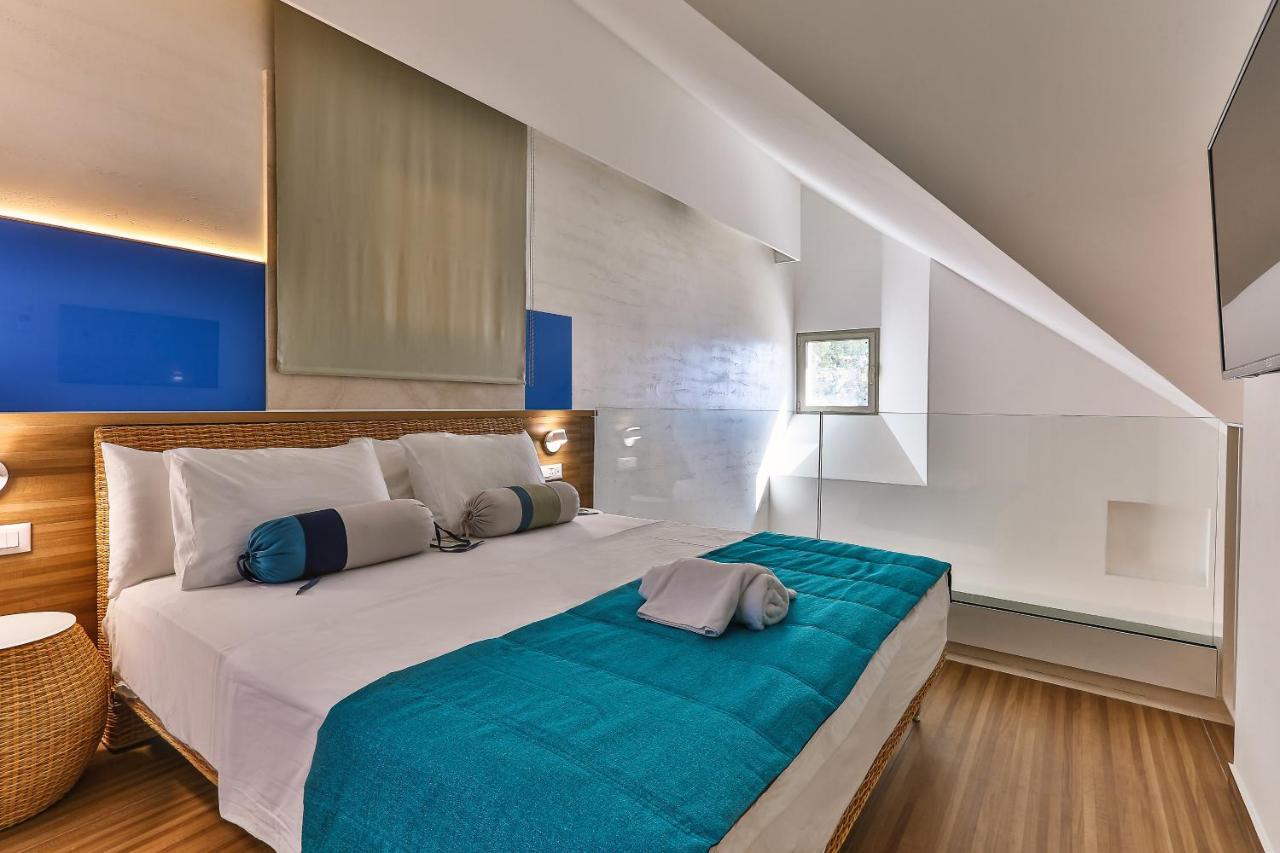 Carine Hotel Park Bijela Bagian luar foto