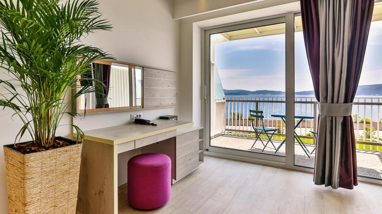 Carine Hotel Park Bijela Bagian luar foto