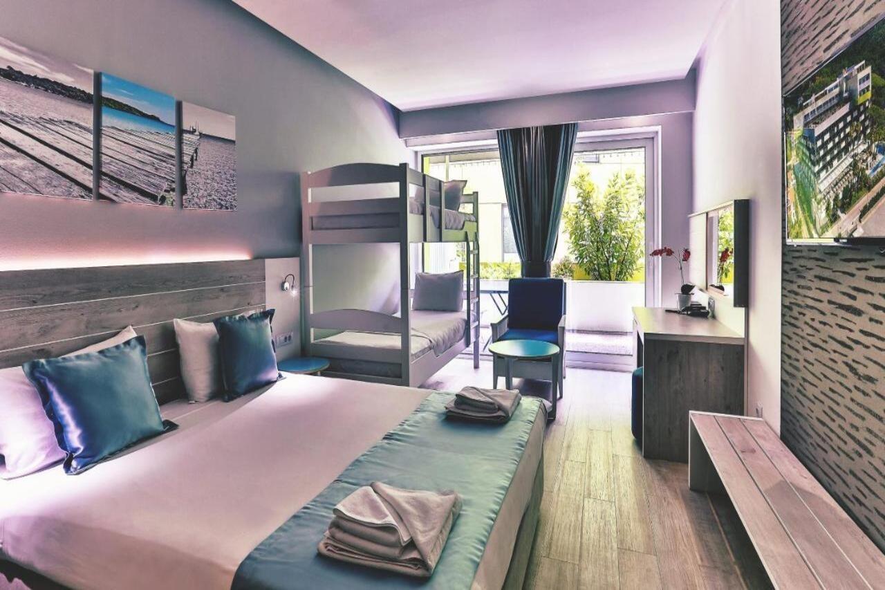 Carine Hotel Park Bijela Bagian luar foto
