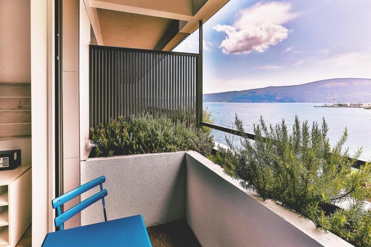 Carine Hotel Park Bijela Bagian luar foto